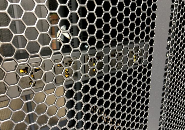 Tủ rack Unirack 27U D1000 cửa lưới màu đen
